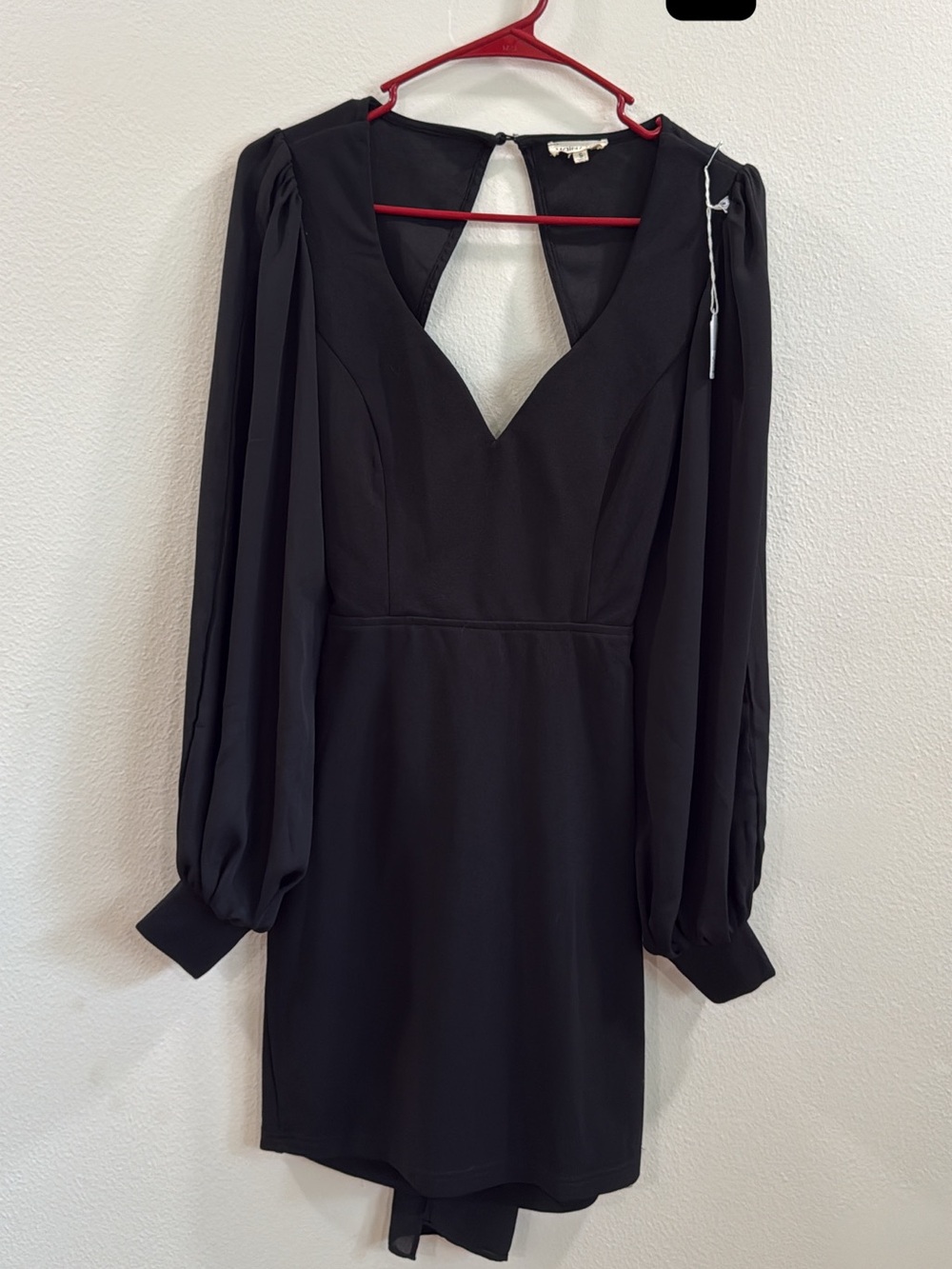 Elegant Black V-Neck Long Sleeve Dress